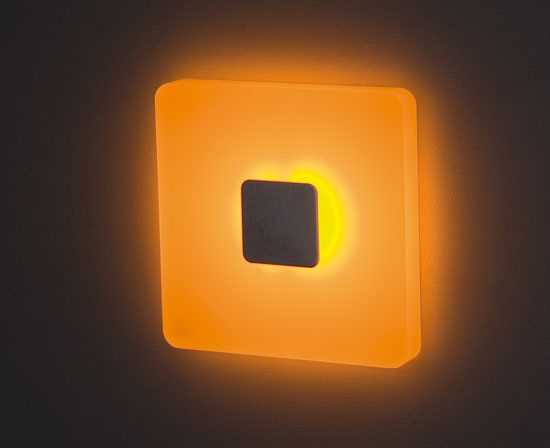 Включи лайт лампу. Светильник настенный оранжевый. Оранжевый светильник на стену. Светильник оранжевый 400х400. Оранжевые бра.